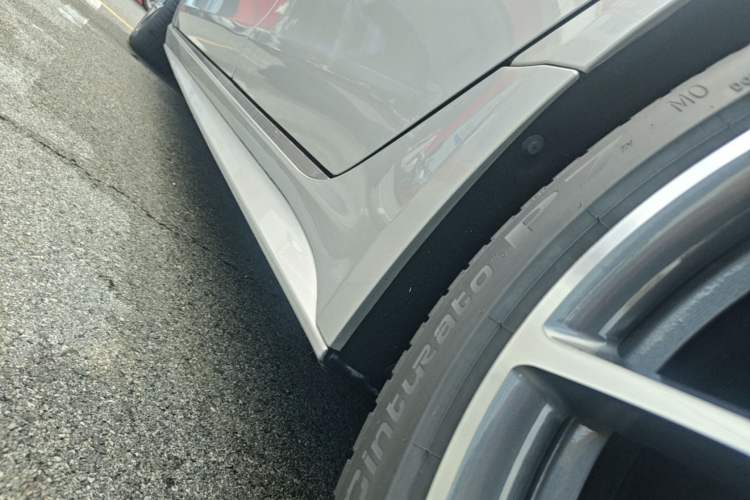 Used Jaguar XEL 2023 2.0T 250 PS R-DYNAMIC S Advanced Sport Edition Left Side Sill