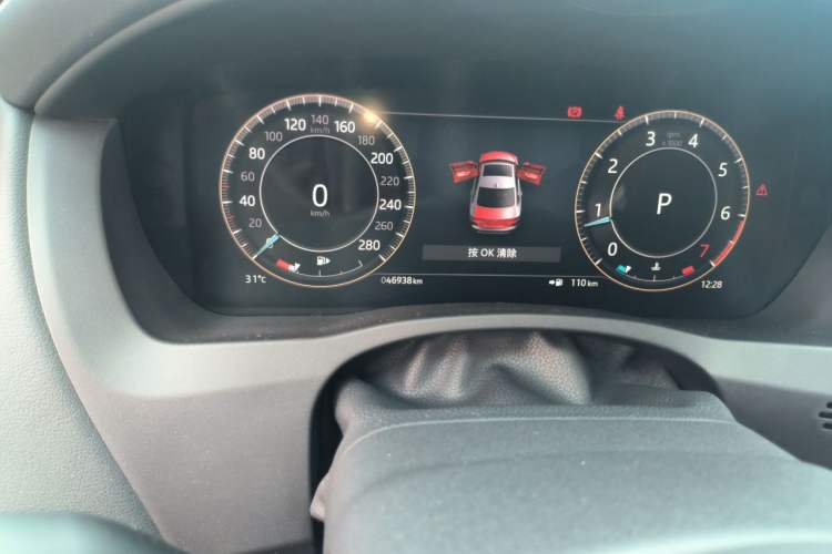 Used Jaguar XEL 2023 2.0T 250 PS R-DYNAMIC S Advanced Sport Edition Odometer Close Up