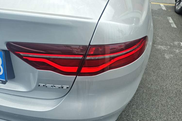 Used Jaguar XEL 2023 2.0T 250 PS R-DYNAMIC S Advanced Sport Edition Right Rear Taillight