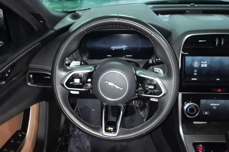 Used Jaguar XEL 2023 2.0T 250 PS R-DYNAMIC S Advanced Sport Edition Steering Wheel