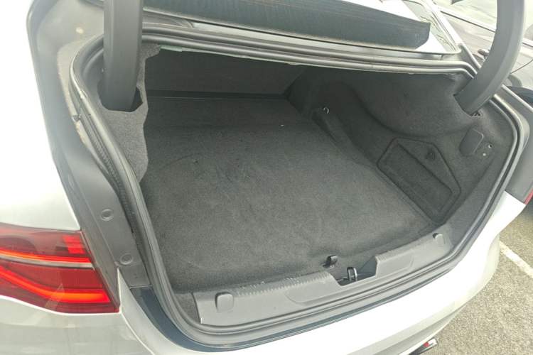 Used Jaguar XEL 2023 2.0T 250 PS R-DYNAMIC S Advanced Sport Edition Trunk