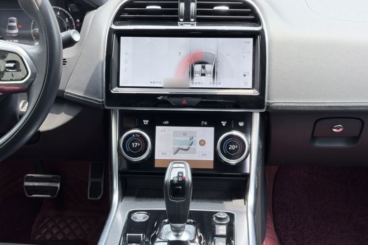 Used Jaguar XEL 2023 2.0T 250 PS R-DYNAMIC S Advanced Sport Edition Audio And AC Panel