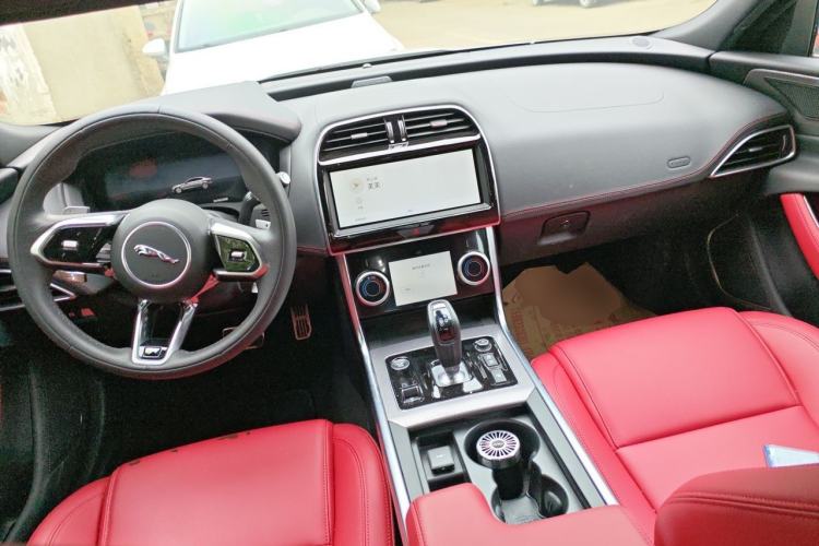 Used Jaguar XEL 2023 2.0T 250 PS R-DYNAMIC S Advanced Sport Edition Center Console