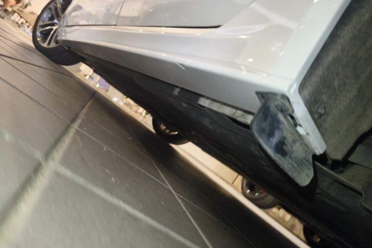 Used Jaguar XEL 2023 2.0T 250 PS R-DYNAMIC S Advanced Sport Edition Chassis Rear Left