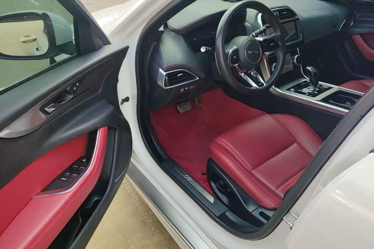 Used Jaguar XEL 2023 2.0T 250 PS R-DYNAMIC S Advanced Sport Edition Driver Seat