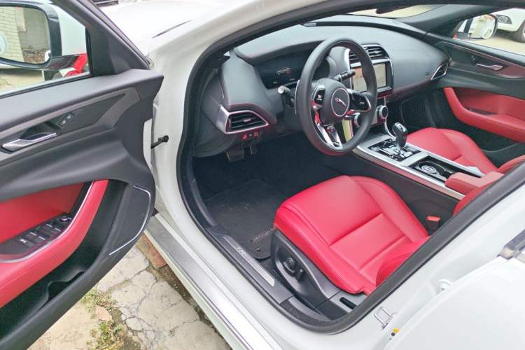 Used Jaguar XEL 2023 2.0T 250 PS R-DYNAMIC S Advanced Sport Edition Driver Seat
