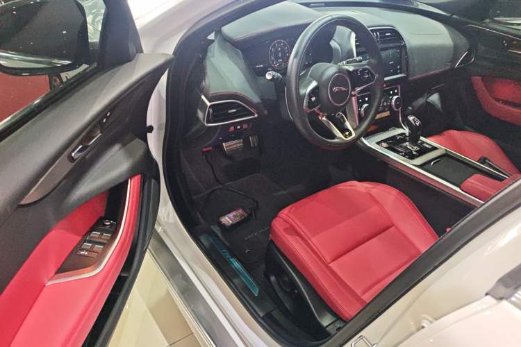 Used Jaguar XEL 2023 2.0T 250 PS R-DYNAMIC S Advanced Sport Edition Driver Seat