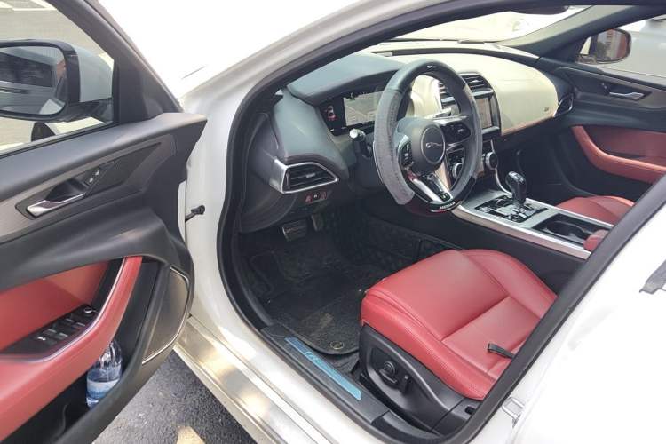 Used Jaguar XEL 2023 2.0T 250 PS R-DYNAMIC S Advanced Sport Edition Driver Seat