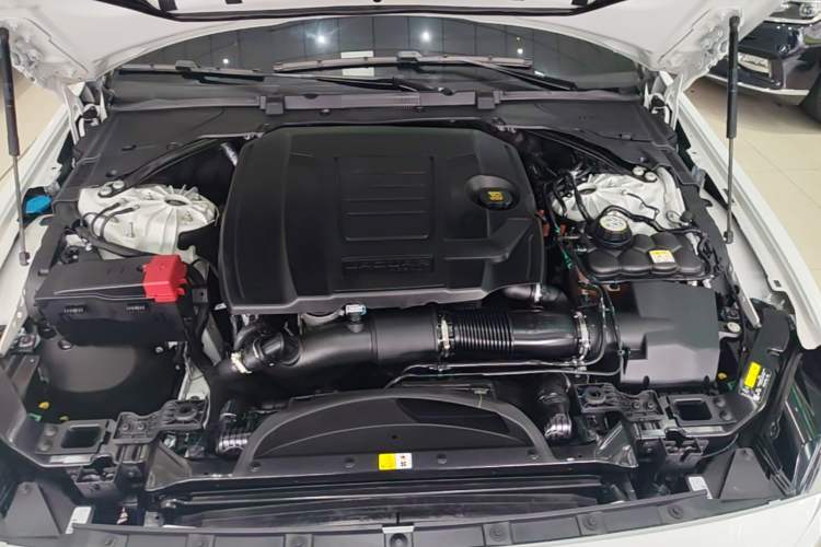 Used Jaguar XEL 2023 2.0T 250 PS R-DYNAMIC S Advanced Sport Edition Engine Bay