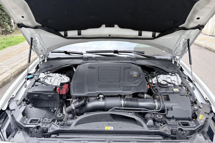 Used Jaguar XEL 2023 2.0T 250 PS R-DYNAMIC S Advanced Sport Edition Engine Bay