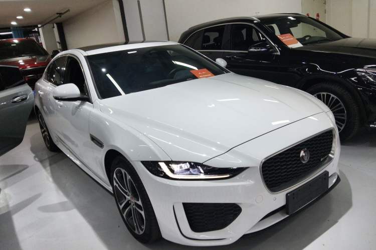 Used Jaguar XEL 2023 2.0T 250 PS R-DYNAMIC S Advanced Sport Edition Front Right 45 Deg
