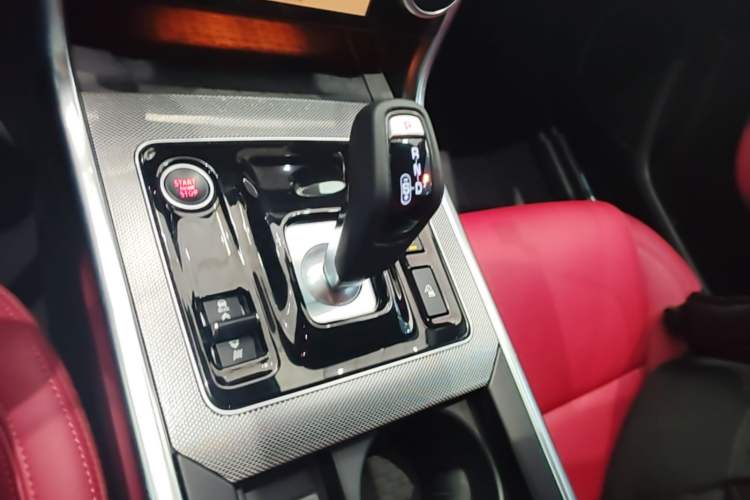 Used Jaguar XEL 2023 2.0T 250 PS R-DYNAMIC S Advanced Sport Edition Gear Lever