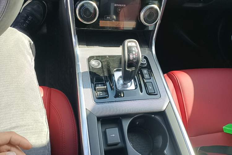 Used Jaguar XEL 2023 2.0T 250 PS R-DYNAMIC S Advanced Sport Edition Gear Lever