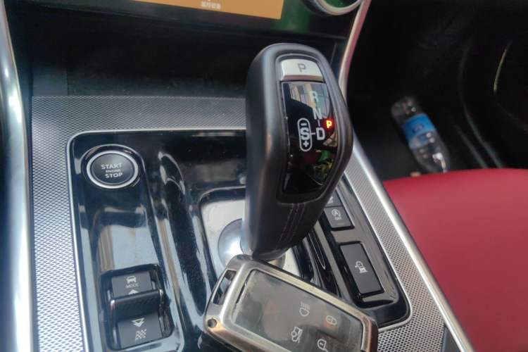 Used Jaguar XEL 2023 2.0T 250 PS R-DYNAMIC S Advanced Sport Edition Gear Lever