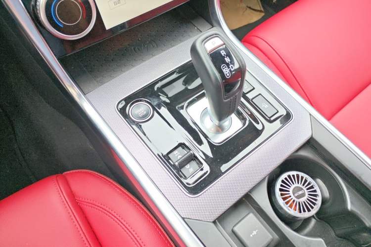 Used Jaguar XEL 2023 2.0T 250 PS R-DYNAMIC S Advanced Sport Edition Gear Lever