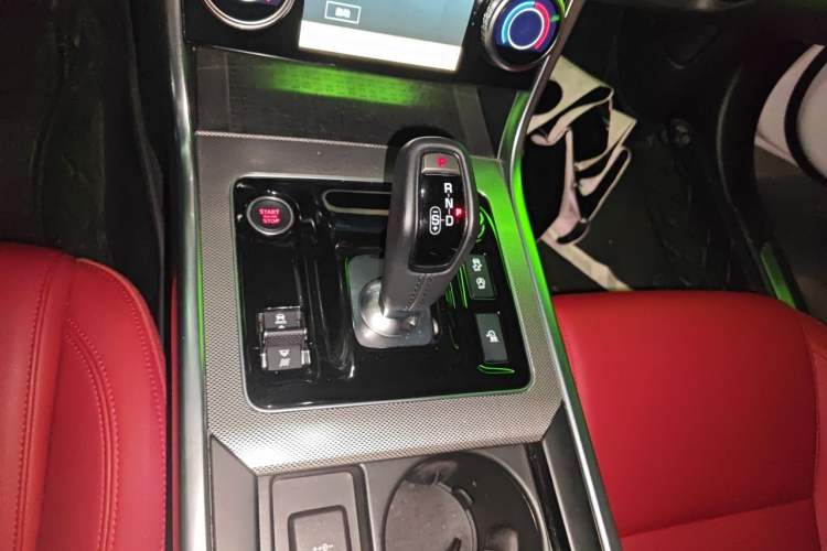 Used Jaguar XEL 2023 2.0T 250 PS R-DYNAMIC S Advanced Sport Edition Gear Lever