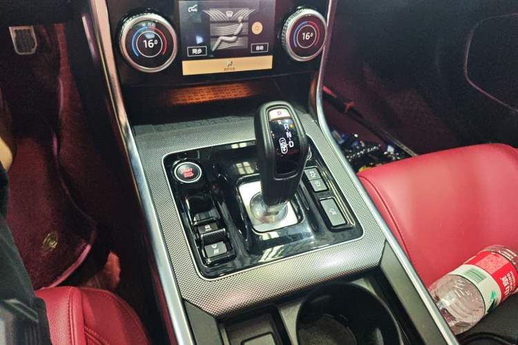 Used Jaguar XEL 2023 2.0T 250 PS R-DYNAMIC S Advanced Sport Edition Gear Lever