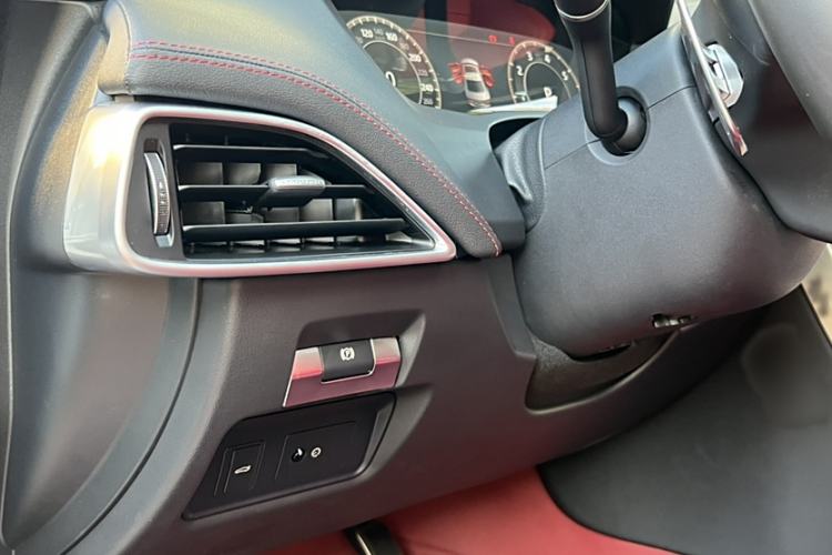 Used Jaguar XEL 2023 2.0T 250 PS R-DYNAMIC S Advanced Sport Edition Interior 10