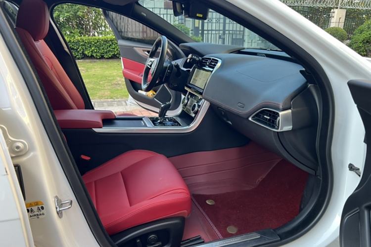 Used Jaguar XEL 2023 2.0T 250 PS R-DYNAMIC S Advanced Sport Edition Interior 12