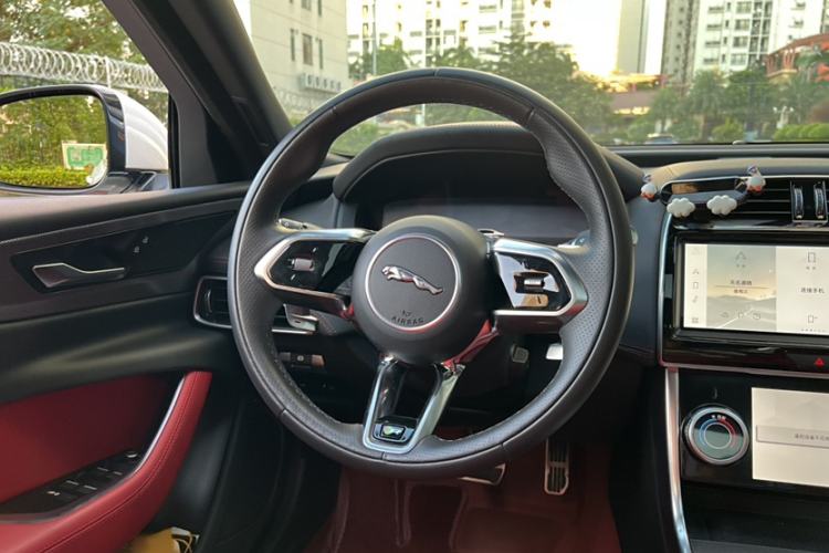 Used Jaguar XEL 2023 2.0T 250 PS R-DYNAMIC S Advanced Sport Edition Interior 2