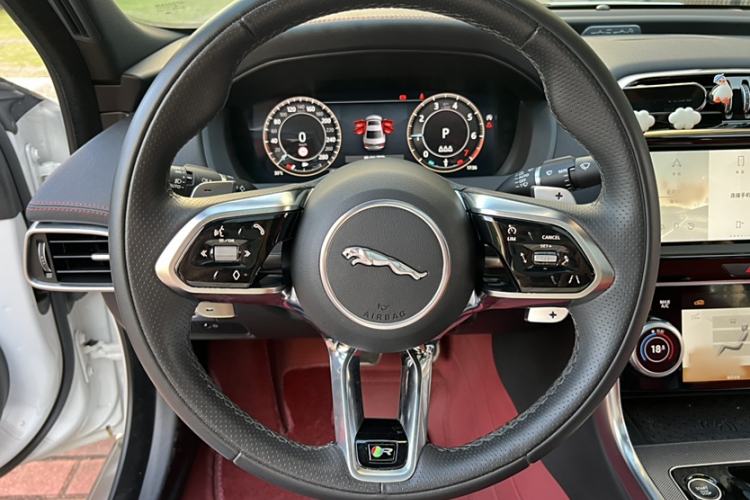 Used Jaguar XEL 2023 2.0T 250 PS R-DYNAMIC S Advanced Sport Edition Interior 3