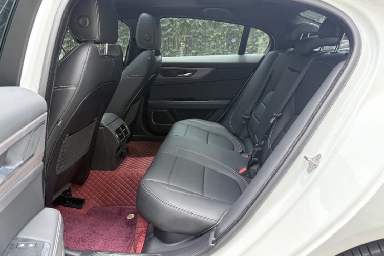 Used Jaguar XEL 2023 2.0T 250 PS R-DYNAMIC S Advanced Sport Edition Interior 4