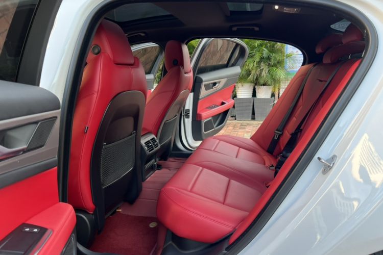 Used Jaguar XEL 2023 2.0T 250 PS R-DYNAMIC S Advanced Sport Edition Interior 8