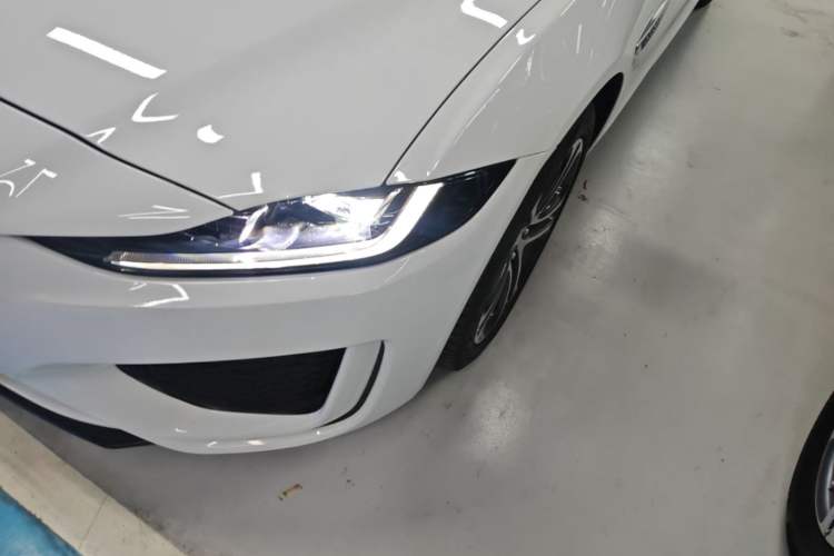 Used Jaguar XEL 2023 2.0T 250 PS R-DYNAMIC S Advanced Sport Edition Left Front Headlight