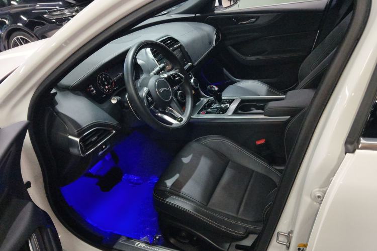 Used Jaguar XEL 2023 2.0T 250 PS R-DYNAMIC S Advanced Sport Edition Left Front Seat