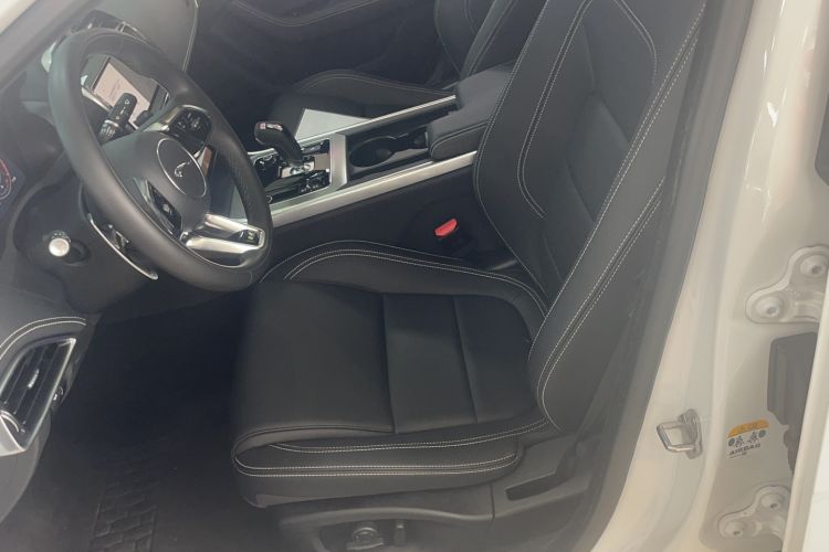 Used Jaguar XEL 2023 2.0T 250 PS R-DYNAMIC S Advanced Sport Edition Left Front Seat