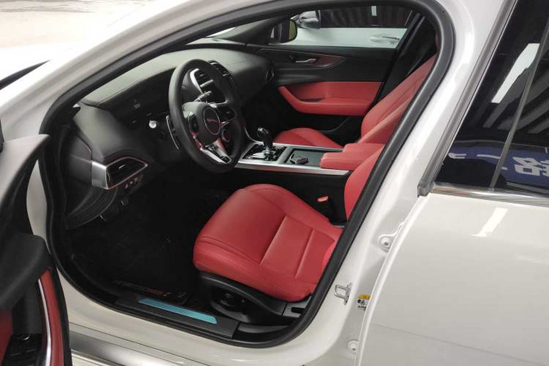 Used Jaguar XEL 2023 2.0T 250 PS R-DYNAMIC S Advanced Sport Edition Left Front Seat