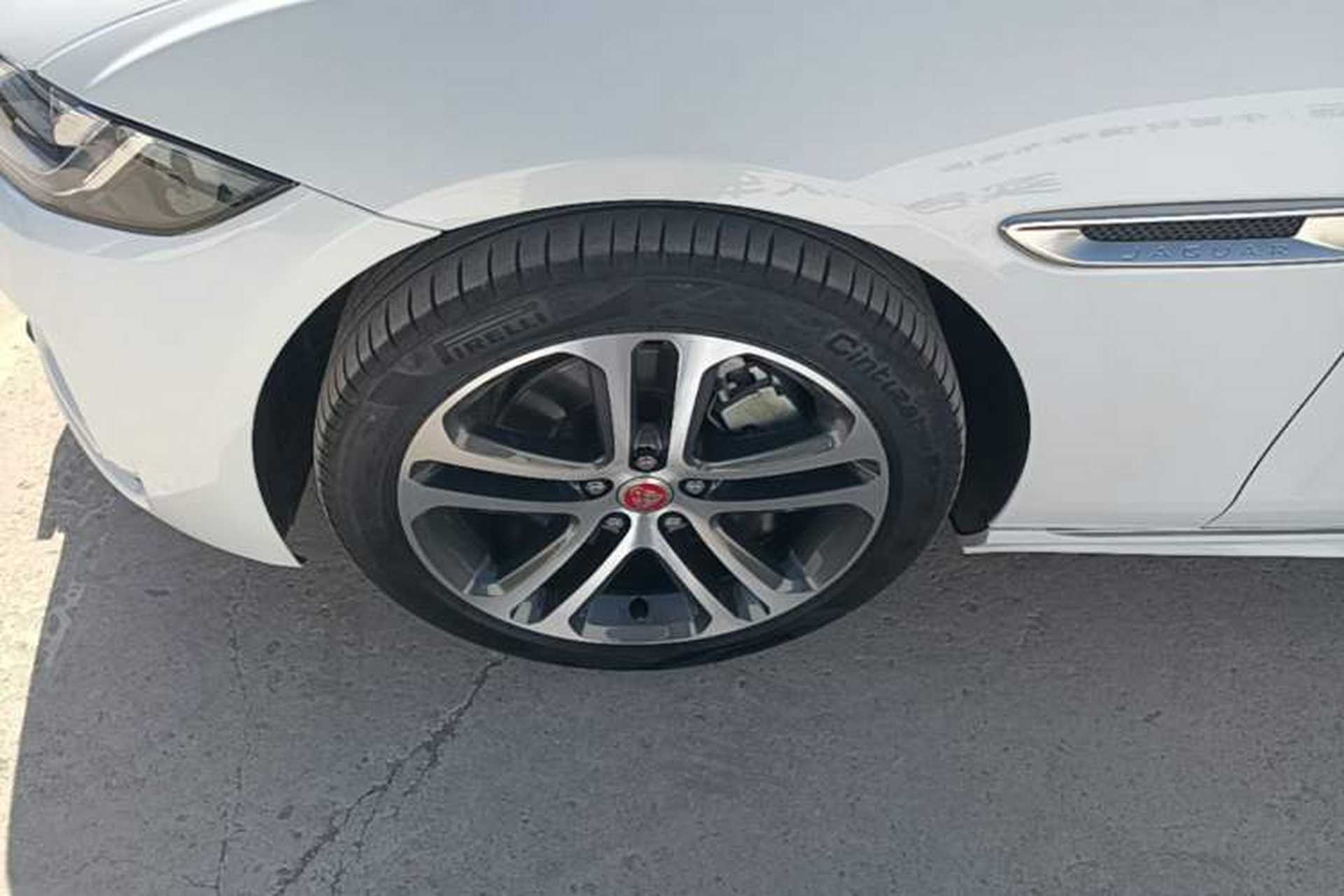 Used Jaguar XEL 2023 2.0T 250 PS R-DYNAMIC S Advanced Sport Edition Left Front Wheel Hub