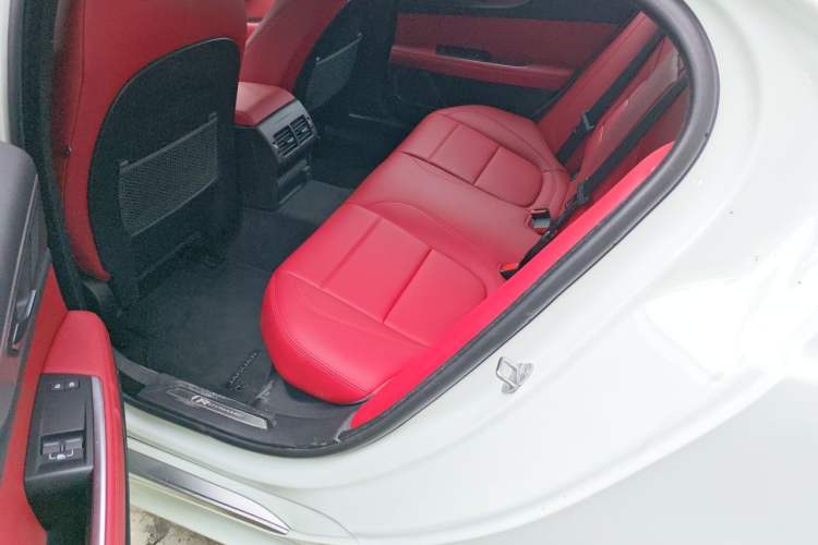 Used Jaguar XEL 2023 2.0T 250 PS R-DYNAMIC S Advanced Sport Edition Left Rear Seat