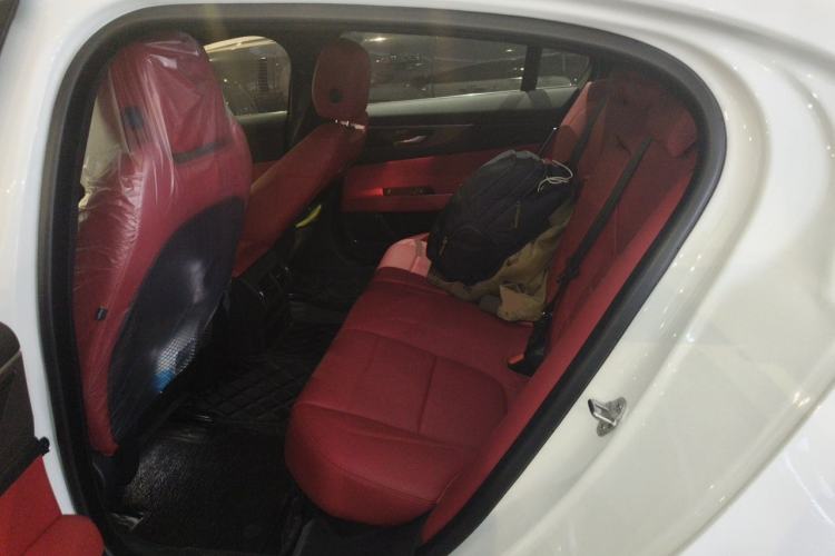 Used Jaguar XEL 2023 2.0T 250 PS R-DYNAMIC S Advanced Sport Edition Left Rear Seat