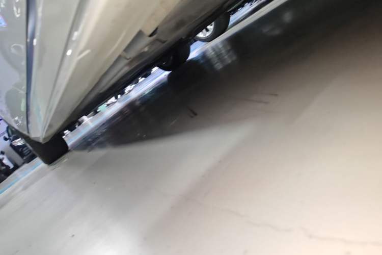 Used Jaguar XEL 2023 2.0T 250 PS R-DYNAMIC S Advanced Sport Edition Left Side Sill