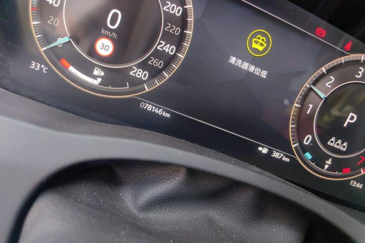 Used Jaguar XEL 2023 2.0T 250 PS R-DYNAMIC S Advanced Sport Edition Odometer Close Up