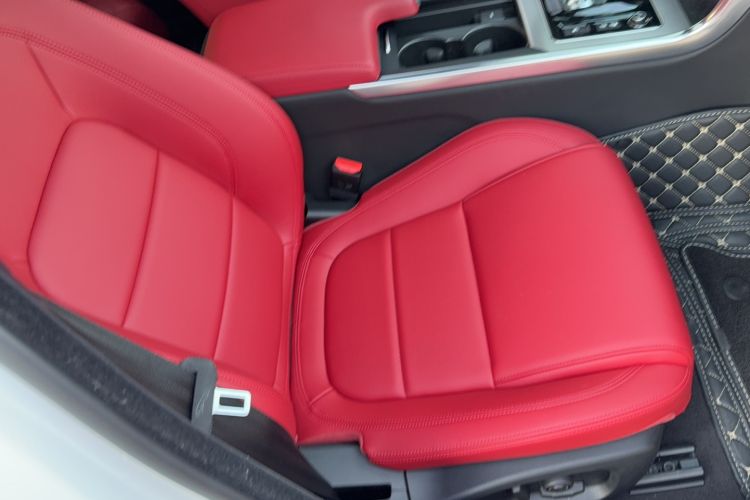 Used Jaguar XEL 2023 2.0T 250 PS R-DYNAMIC S Advanced Sport Edition Right Front Seat