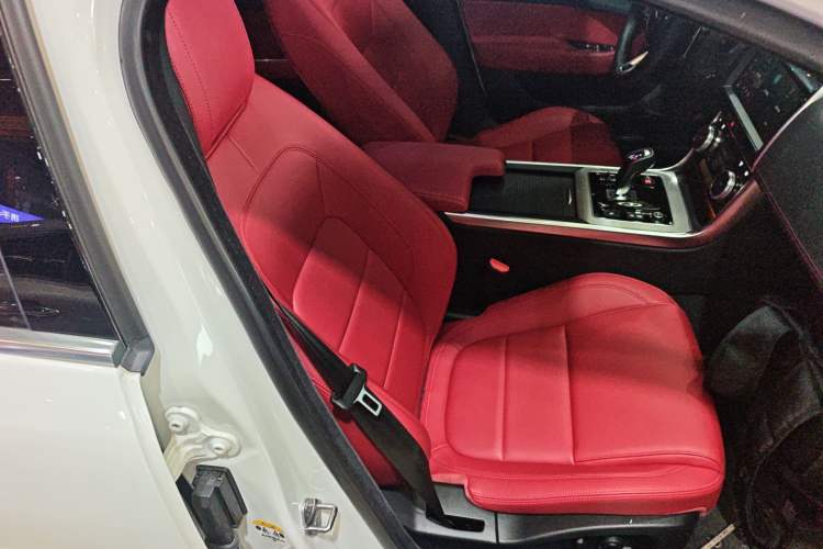 Used Jaguar XEL 2023 2.0T 250 PS R-DYNAMIC S Advanced Sport Edition Right Front Seat