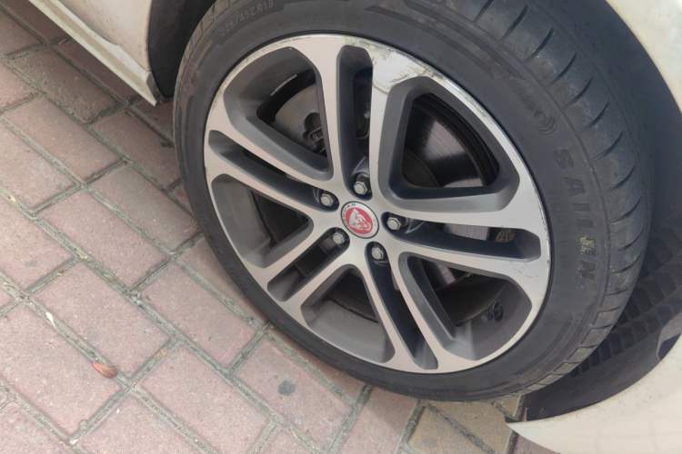 Used Jaguar XEL 2023 2.0T 250 PS R-DYNAMIC S Advanced Sport Edition Right Front Wheel Hub