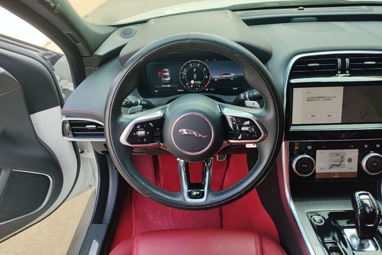 Used Jaguar XEL 2023 2.0T 250 PS R-DYNAMIC S Advanced Sport Edition Steering Wheel