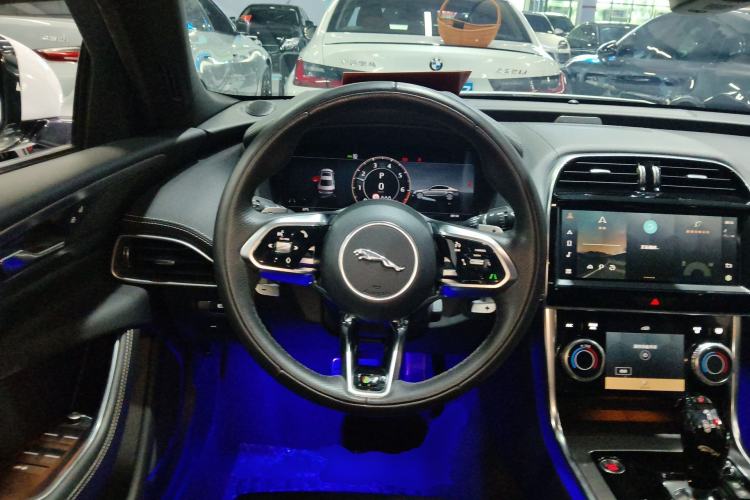 Used Jaguar XEL 2023 2.0T 250 PS R-DYNAMIC S Advanced Sport Edition Steering Wheel