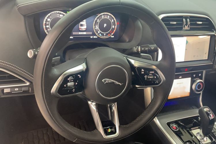 Used Jaguar XEL 2023 2.0T 250 PS R-DYNAMIC S Advanced Sport Edition Steering Wheel