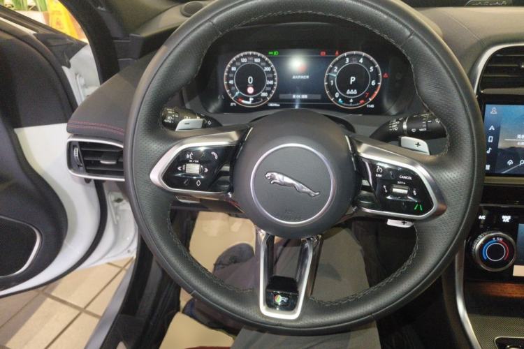 Used Jaguar XEL 2023 2.0T 250 PS R-DYNAMIC S Advanced Sport Edition Steering Wheel