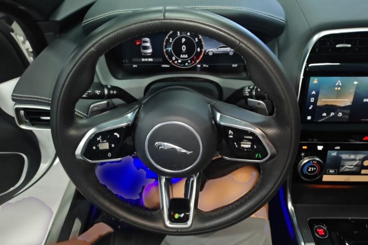 Used Jaguar XEL 2023 2.0T 250 PS R-DYNAMIC S Advanced Sport Edition Steering Wheel