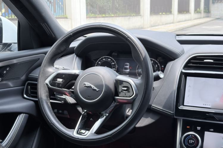 Used Jaguar XEL 2023 2.0T 250 PS R-DYNAMIC S Advanced Sport Edition Steering Wheel