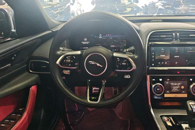 Used Jaguar XEL 2023 2.0T 250 PS R-DYNAMIC S Advanced Sport Edition Steering Wheel