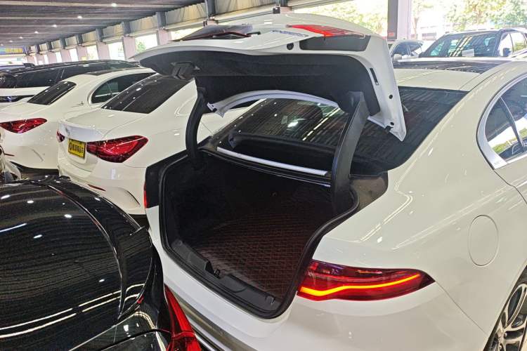 Used Jaguar XEL 2023 2.0T 250 PS R-DYNAMIC S Advanced Sport Edition Trunk
