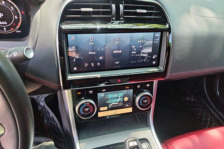 Used Jaguar XEL 2024 2.0T 250 PS R-DYNAMIC S Advanced Sport Edition Audio And AC Panel