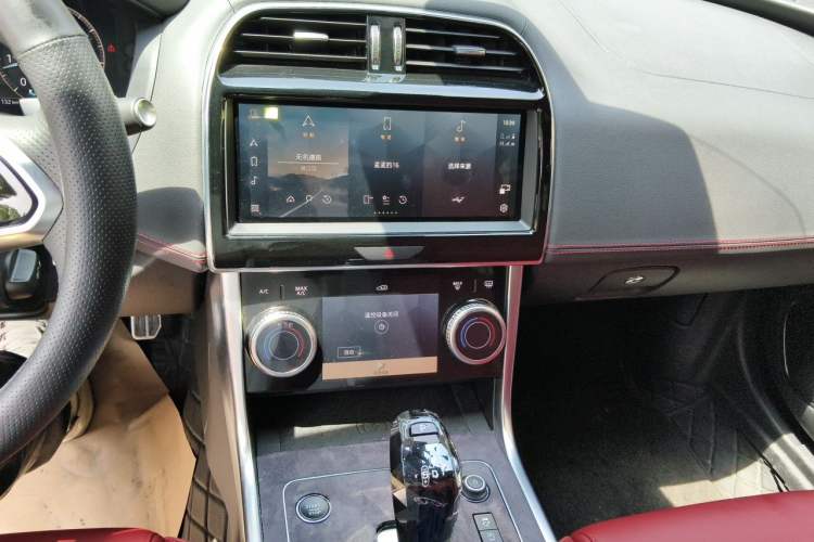 Used Jaguar XEL 2024 2.0T 250 PS R-DYNAMIC S Advanced Sport Edition Audio And AC Panel