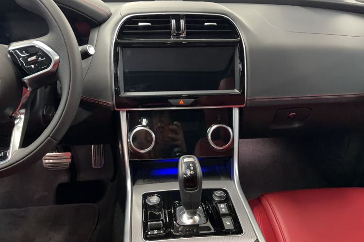 Used Jaguar XEL 2024 2.0T 250 PS R-DYNAMIC S Advanced Sport Edition Audio And AC Panel